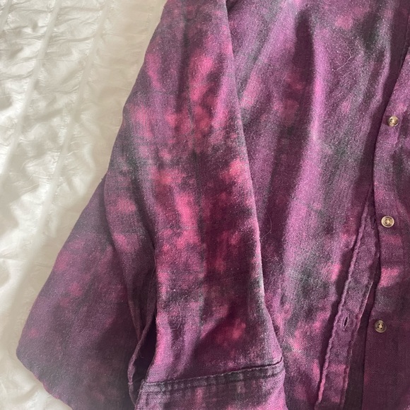 Purple hollister button down size M - Picture 4 of 5